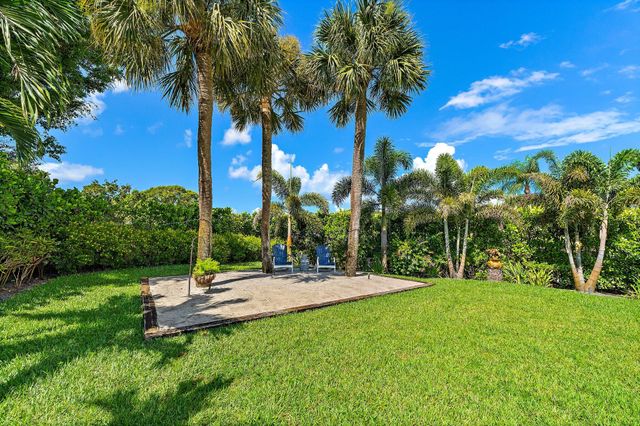 9906 SE Mahogany Way, Jupiter, FL 33469