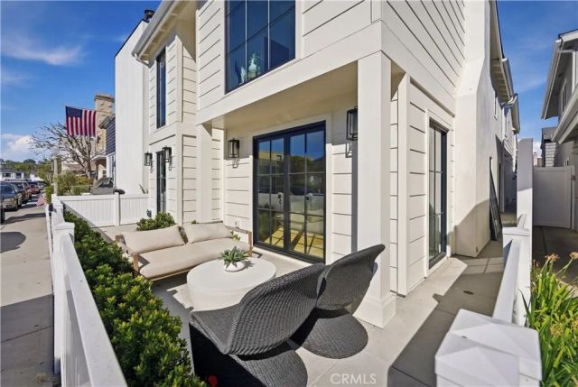 214 Abalone Avenue, Newport Beach, CA 92662