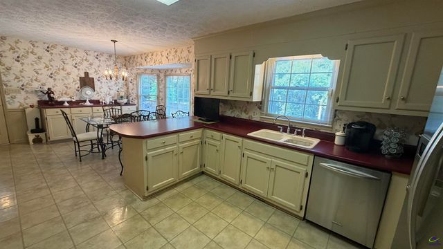 107 Lakewood Drive, Warner Robins, GA 31088