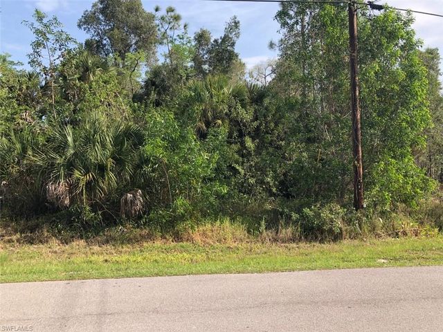241 33rd AVE NE, Naples, FL 34120