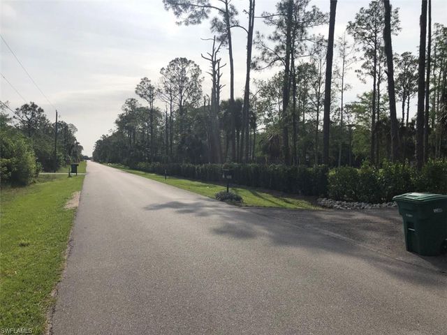 241 33rd AVE NE, Naples, FL 34120