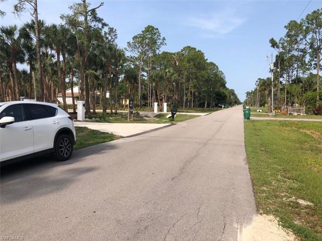 241 33rd AVE NE, Naples, FL 34120