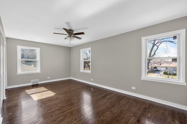 8155 S Wabash Avenue, Chicago, IL 60619