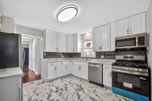 8155 S Wabash Avenue, Chicago, IL 60619