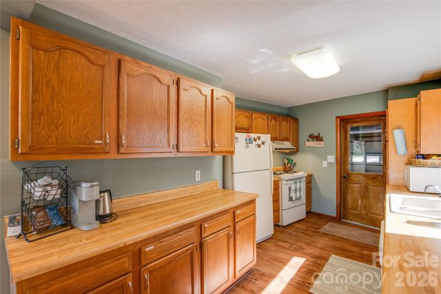 300 Buck Drive, Hot Springs, NC 28743