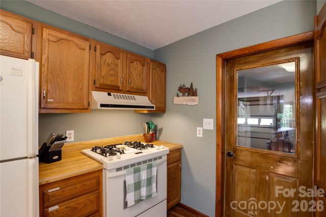 300 Buck Drive, Hot Springs, NC 28743