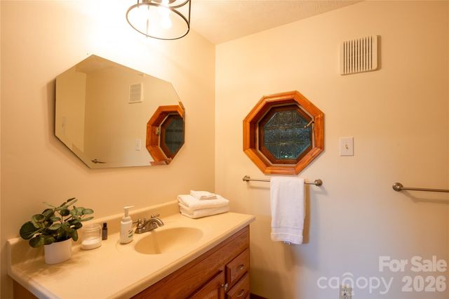 300 Buck Drive, Hot Springs, NC 28743