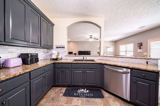 10 Talon Court, Fort Mitchell, AL 36856