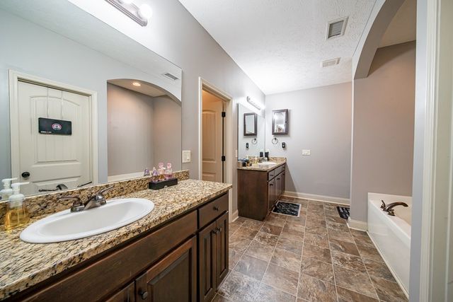 10 Talon Court, Fort Mitchell, AL 36856