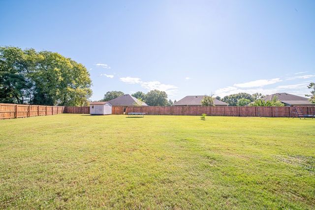 10 Talon Court, Fort Mitchell, AL 36856