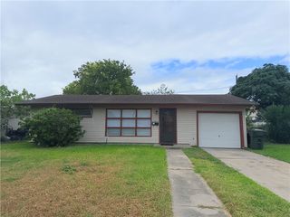 4725 Wynona Dr, Corpus Christi, TX 78411