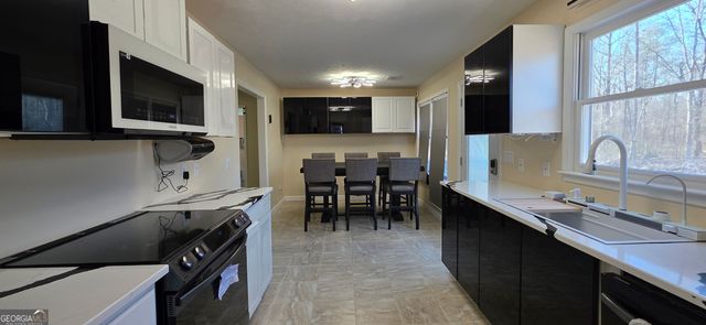 225 Lee Rd 960, Smiths Station, AL 36877