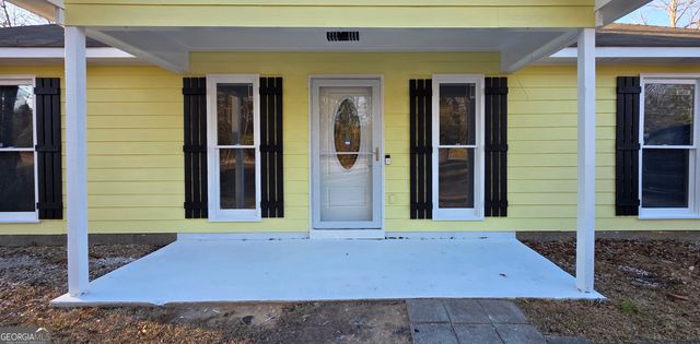 225 Lee Rd 960, Smiths Station, AL 36877