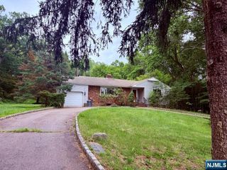 71 Glasgow Terrace, Mahwah, NJ 07430