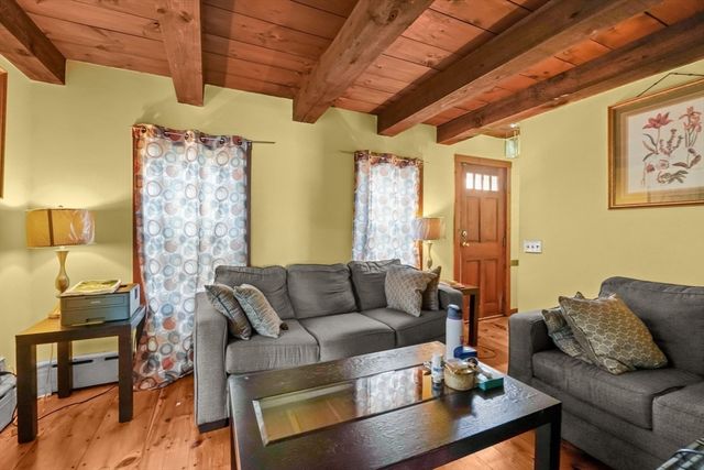 13 Waverly St, Taunton, MA 02780