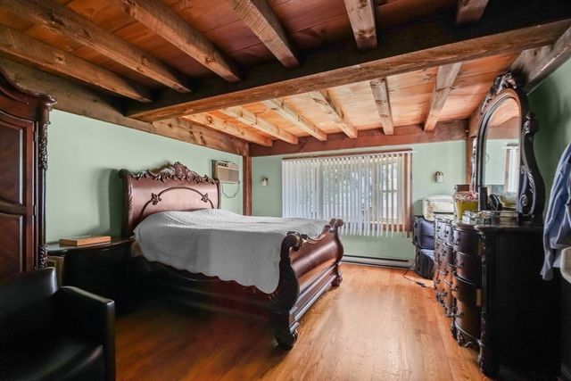 13 Waverly St, Taunton, MA 02780