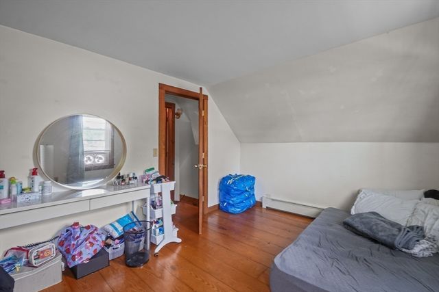 13 Waverly St, Taunton, MA 02780