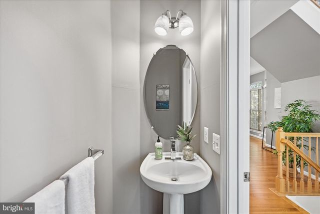 5101 GARDNER DR, Alexandria, VA 22304