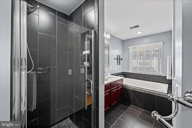 5101 GARDNER DR, Alexandria, VA 22304