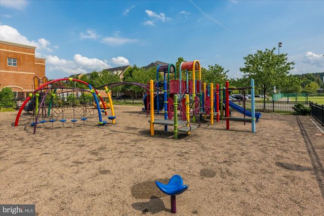 5101 GARDNER DR, Alexandria, VA 22304