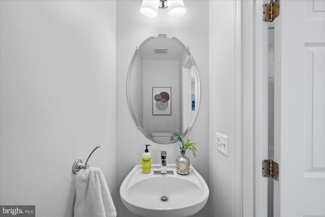 5101 GARDNER DR, Alexandria, VA 22304