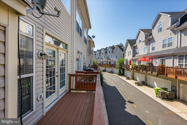 5101 GARDNER DR, Alexandria, VA 22304