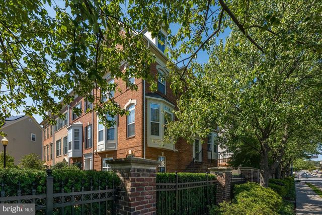 5101 GARDNER DR, Alexandria, VA 22304