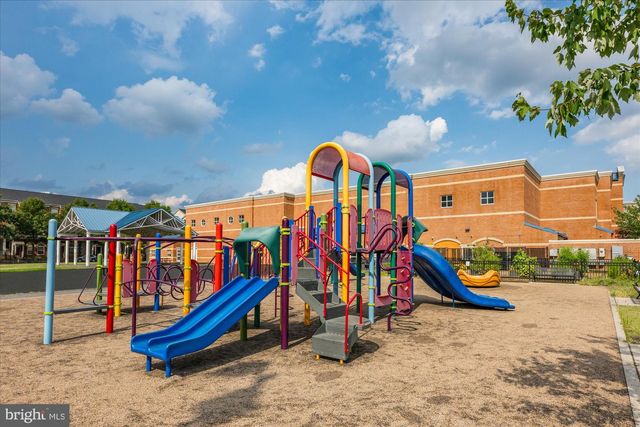 5101 GARDNER DR, Alexandria, VA 22304