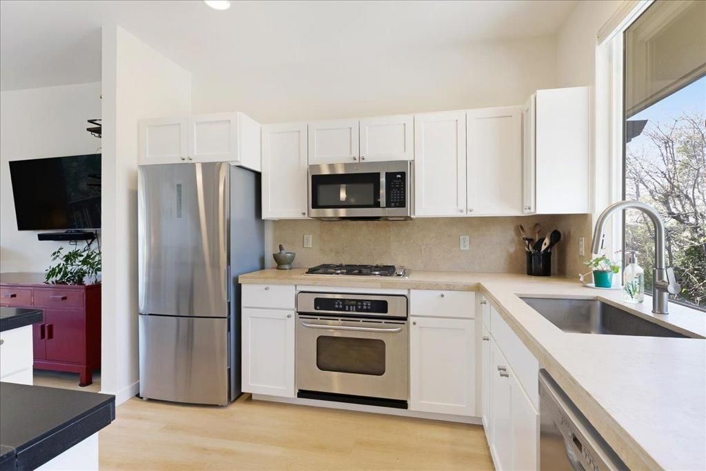 Image 17 of property listing at 117 Gault Street B, Santa Cruz, CA 95062