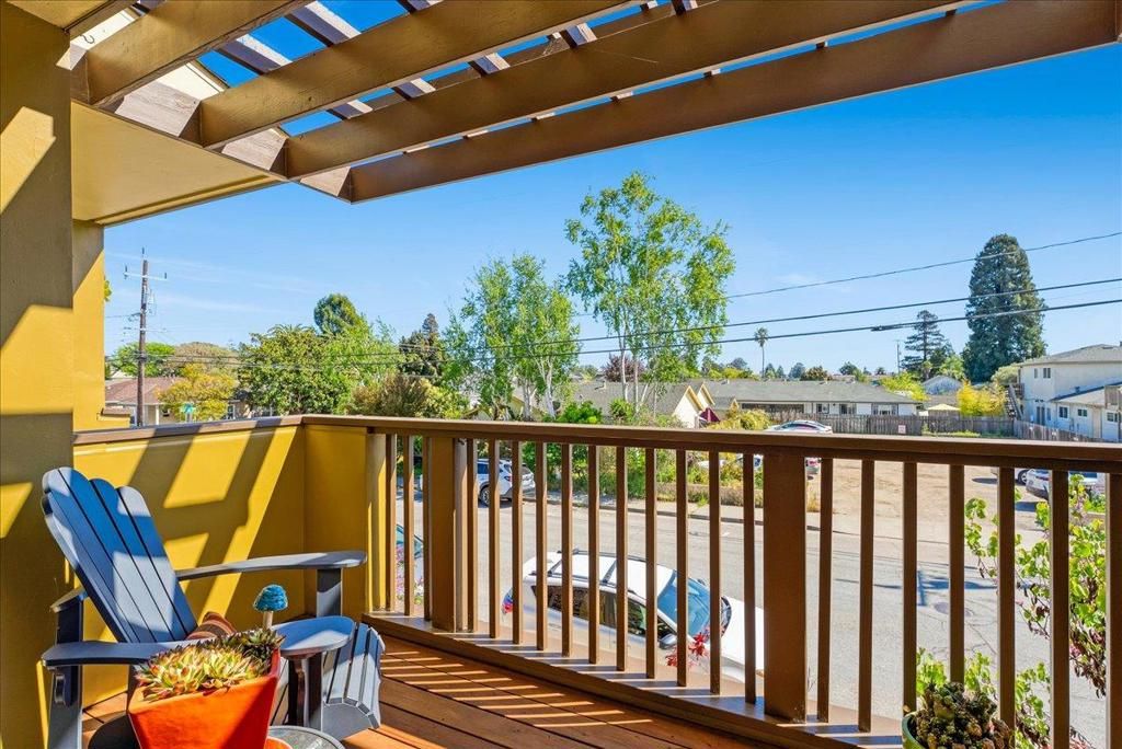 Image 21 of property listing at 117 Gault Street B, Santa Cruz, CA 95062