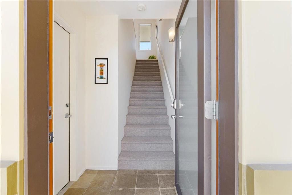 Image 5 of property listing at 117 Gault Street B, Santa Cruz, CA 95062