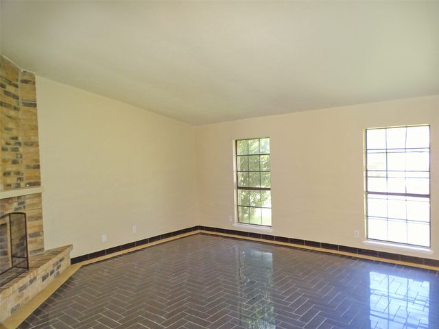 7220 Emory Oak Lane, Dallas, TX 75249