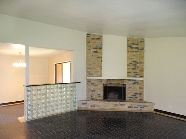 7220 Emory Oak Lane, Dallas, TX 75249