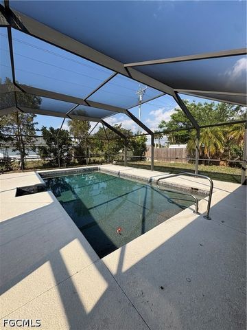 311 SW 48th TER, Cape Coral, FL 33914