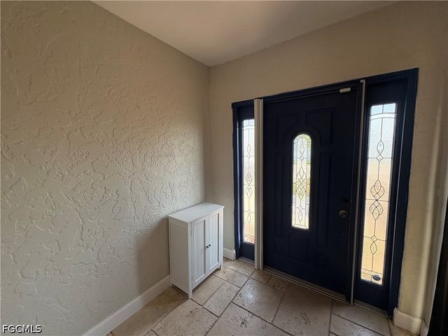 311 SW 48th TER, Cape Coral, FL 33914