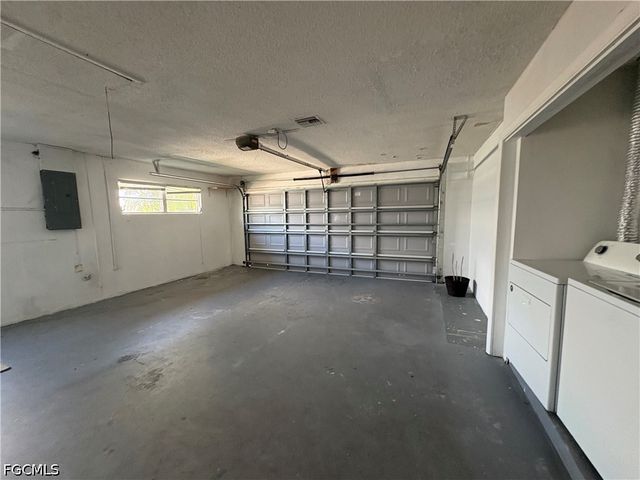 311 SW 48th TER, Cape Coral, FL 33914