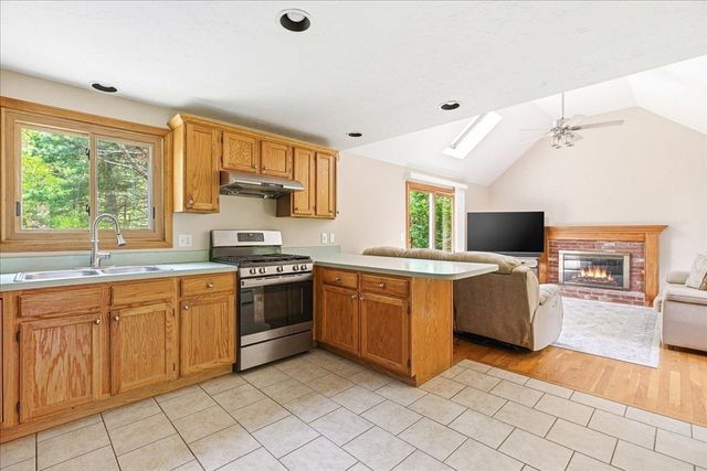 80 Mountain Hill Rd, Plymouth, MA 02360