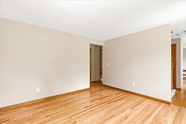 80 Mountain Hill Rd, Plymouth, MA 02360