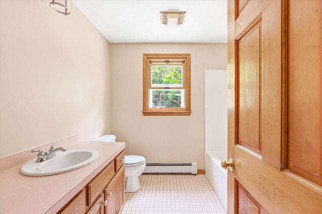 80 Mountain Hill Rd, Plymouth, MA 02360