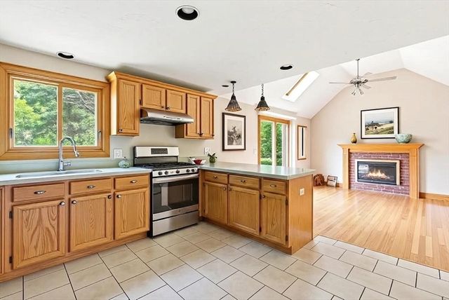 80 Mountain Hill Rd, Plymouth, MA 02360