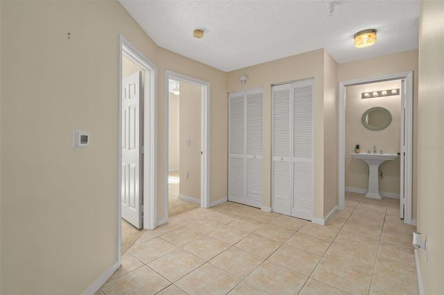 701 MIRROR LAKE DRIVE N 102, St Petersburg, FL 33701