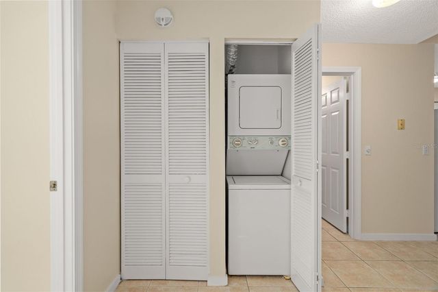 701 MIRROR LAKE DRIVE N 102, St Petersburg, FL 33701