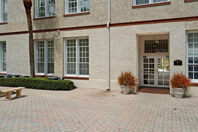 701 MIRROR LAKE DRIVE N 102, St Petersburg, FL 33701