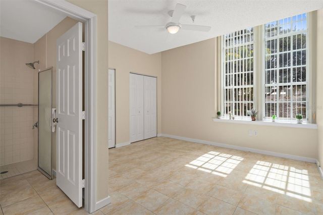 701 MIRROR LAKE DRIVE N 102, St Petersburg, FL 33701