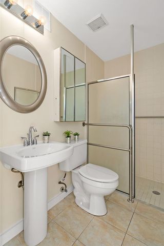 701 MIRROR LAKE DRIVE N 102, St Petersburg, FL 33701