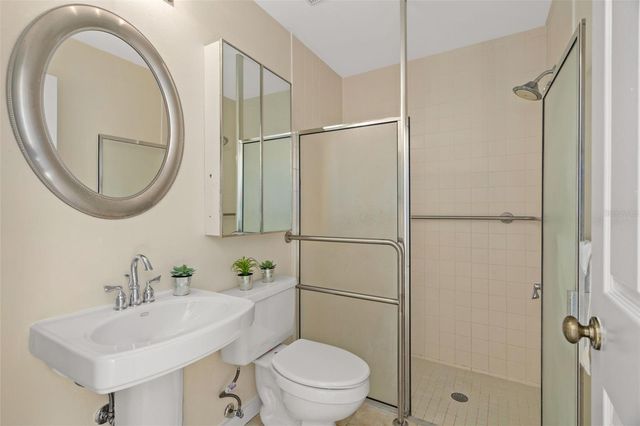 701 MIRROR LAKE DRIVE N 102, St Petersburg, FL 33701