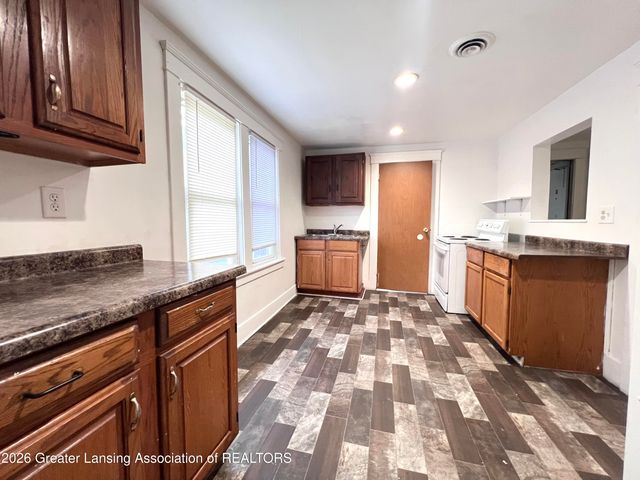 313 W César E. Chávez Avenue, Lansing, MI 48906