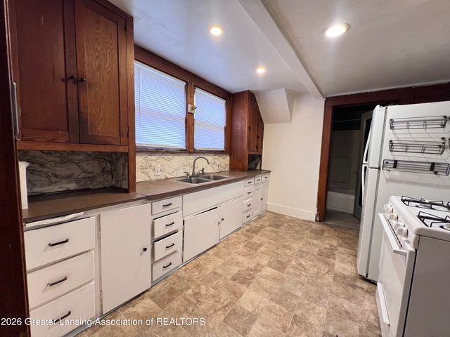 313 W César E. Chávez Avenue, Lansing, MI 48906