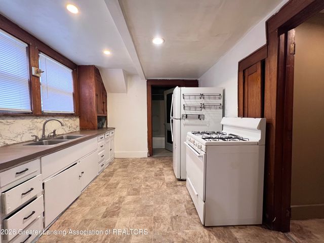 313 W César E. Chávez Avenue, Lansing, MI 48906