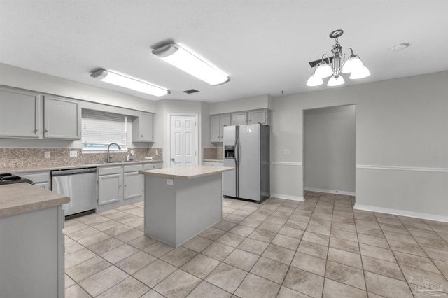 9033 Bluebay Ln, Pensacola, FL 32506